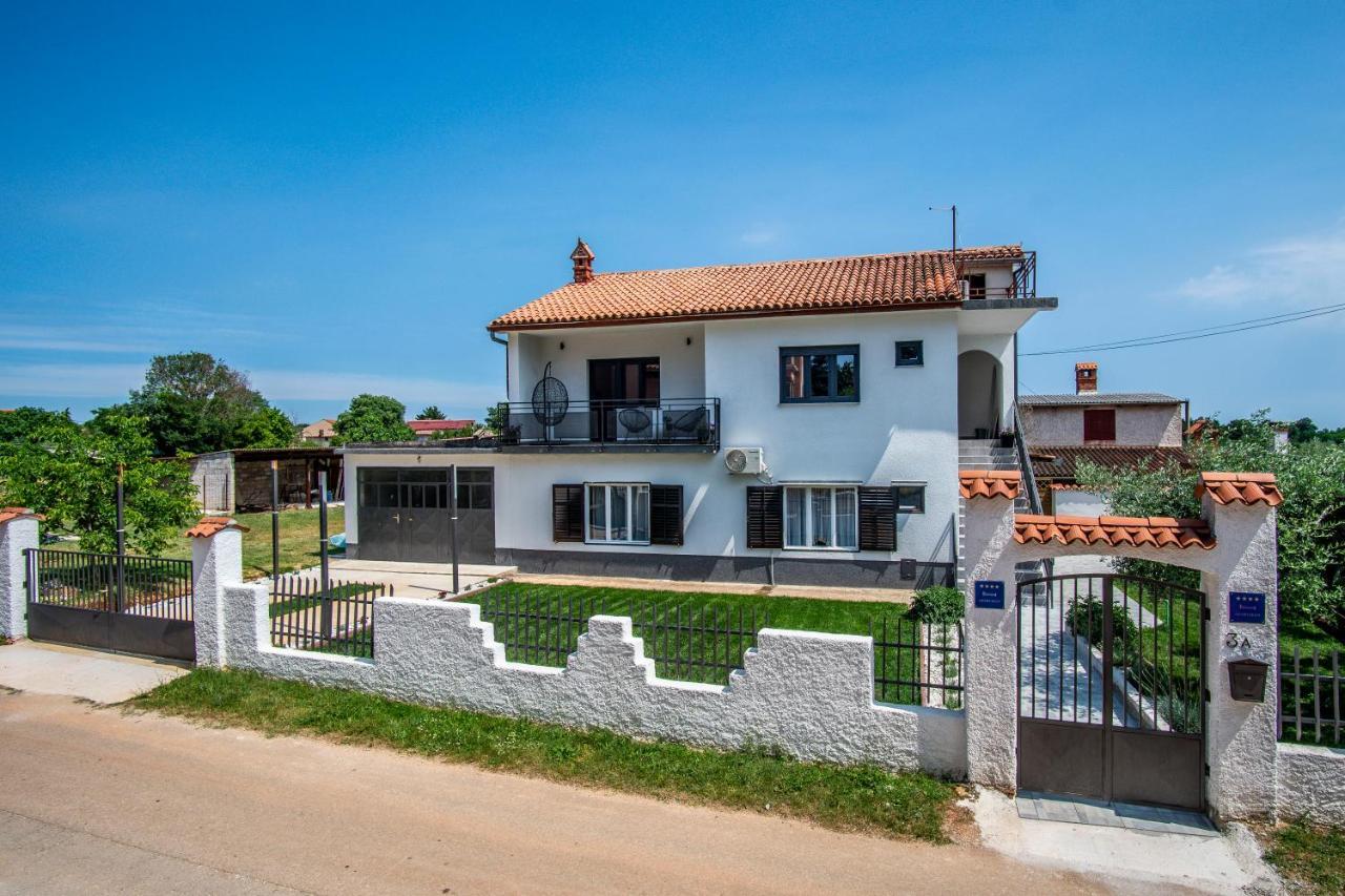 House Nada Apartman Muntic Ngoại thất bức ảnh