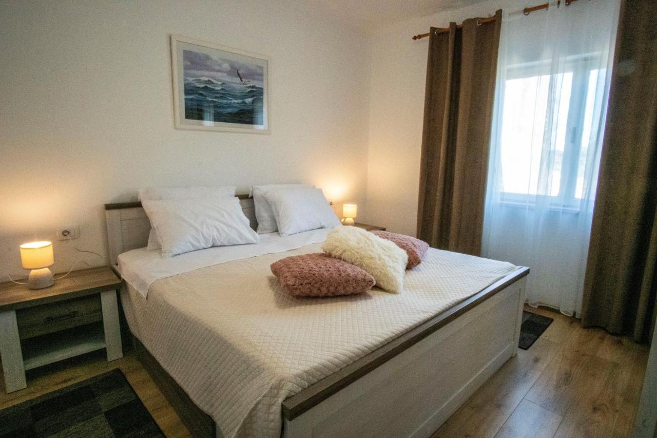House Nada Apartman Muntic Ngoại thất bức ảnh
