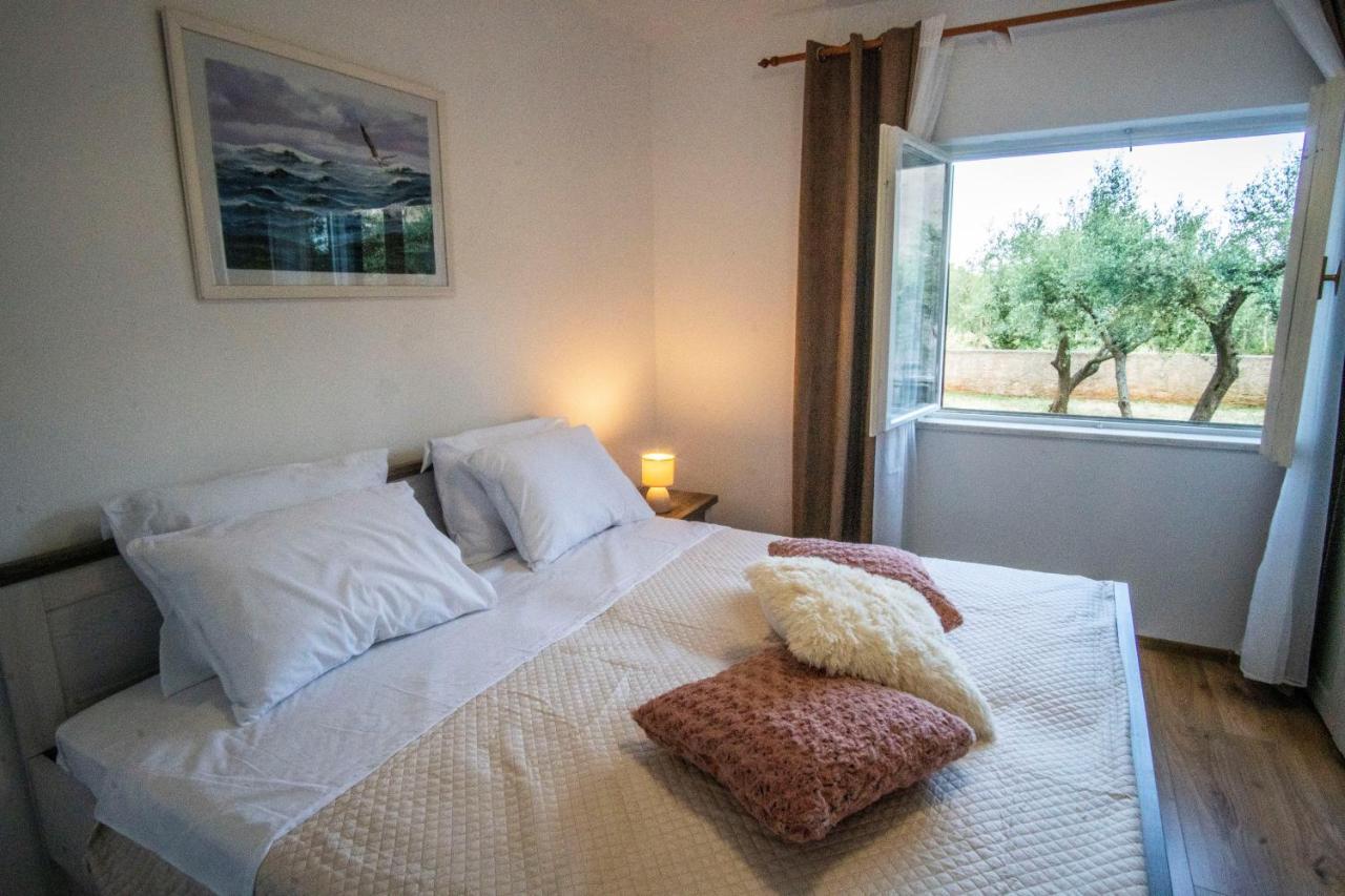 House Nada Apartman Muntic Ngoại thất bức ảnh